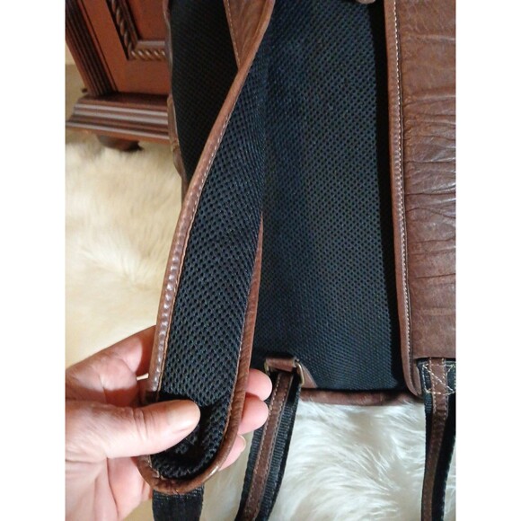 SCULLY Soft Top-Grain Leather Backpack w/American Flag 17"H x 13"W x 5"Deep - Picture 4 of 10